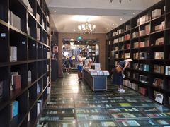 -钟书阁(松江泰晤士小镇店)