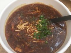 四川酸辣汤拉面-翡翠拉面小笼包(机场DFS店)