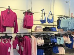 -lululemon(上海浦东IFC店)