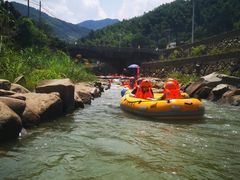 -虎啸峡漂流