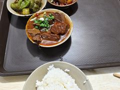 -董哥山城碗碗香(美专校街店)