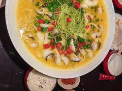 -山城外·非遗酸菜鱼(盛龙广场店)