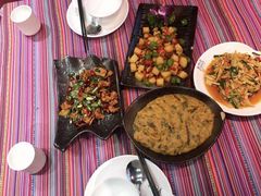 -香巴拉云南餐厅(华莱坞店)