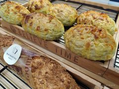 -焙丽拾光(麦凯乐直营店)