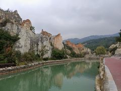-彩色沙林风景区