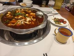 -乡土特色.冷锅鱼.牦牛肉汤锅