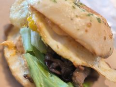 经典秘汁炭烤风味牛堡-必胜客(津塘店)