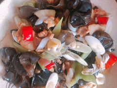 木耳炒肉-燕兵眉州肥肠鱼饭店