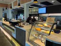 -Chom Cafe and Restaurant