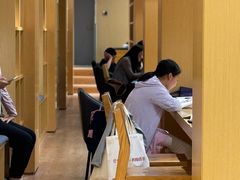 -漕河泾街道图书馆(漕河泾社区文化活动中心店)