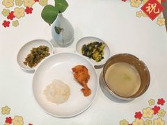 -乐融婴幼儿成长中心(四季青校区)