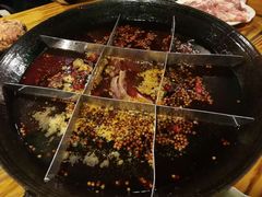 -岗上渣渣老火锅(两路口店)