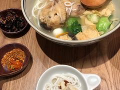 -刀小蛮半只鸡过桥米线(家乐福四元桥店)