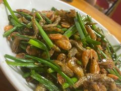 韭菜花炒河虾-同心泥烩鸡