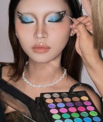 点击看大图 -小乐化妆美甲半永久培训学校