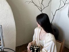 -亮河湾山庄