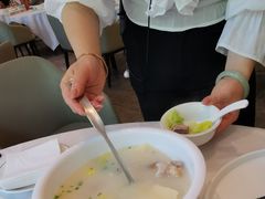 鸭架白菜豆腐汤-月福京味斋·烤鸭店·北京菜(鼓楼总店)