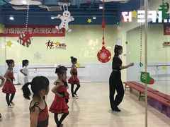 -炫艺舞蹈培训中心(枫尚奥特莱斯店)