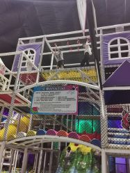 -失重星球乐园·蹦床馆(欢乐谷店)