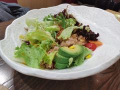 金枪鱼牛油果沙拉-东京屋(武定路店)