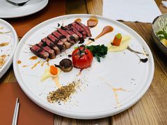 澳洲和牛西冷牛排（M6）-Golden Lily河内巴黎法越料理餐厅(建国西路店)