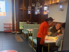 -阿瓦山寨·湘菜现炒·剁椒鱼头王(咸阳总店)