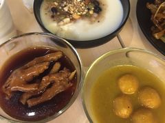 鲍汁凤爪-来龙里 精致 东南亚餐室(万象城店)