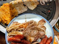 -明洞阿姨·韩式酱蟹烤肉·创意料理(三元桥店)