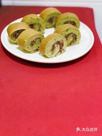 看到罗森里的抹茶红豆卷馋了！自己做