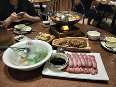 -老滇山寨•云南特色菜•地方菜•民族风情歌舞表演(金碧店)