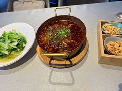 -有红鸡毛店·川菜(建设路店)