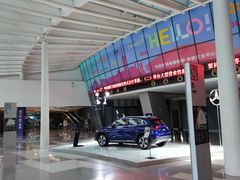 -梅赛德斯奔驰文化中心·停车场