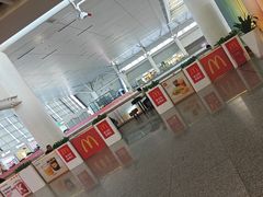 -麦当劳(上海虹桥站30B检票口楼上)