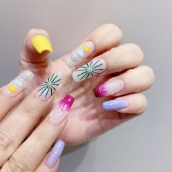 -花岐款式专研健康美甲沙龙