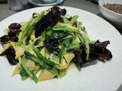 -鑫渔港海鲜本地菜·山海关浑锅(东戴河店)