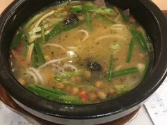 -蒙自源米线大王(东站店)