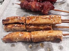 -何妹湿辣牛肉·粤式烧烤砂煲(桂雅路店)