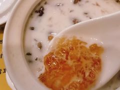 -广信牛奶甜品世家(台东店)