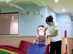 -哲学苑亲子园·早教婴儿托育·婴儿游泳(颐龙湾店)