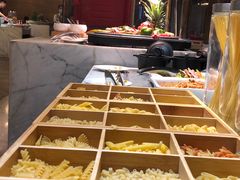 自助取餐区-都会尚膳·海鲜自助餐厅(重庆万豪酒店)