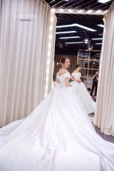 -Lady  Jane高端婚纱礼服馆