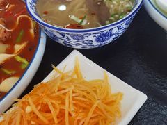 -撒拉人家.酸菜牦牛肉火锅