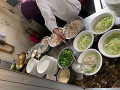 -茅屋大酒店