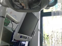 -茂菊口腔连锁(浦东南路店)