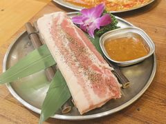 肋排五花肉-明洞阿姨·韩式酱蟹烤肉·创意料理(三元桥店)