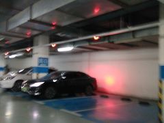 -奥特莱斯停车场