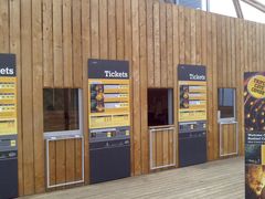 -怀托摩萤火虫洞