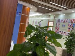 -茂菊口腔连锁(浦东南路店)