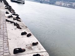 -多瑙河畔鞋履雕塑