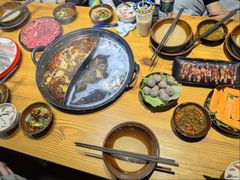 特色牛油锅底-老天桥蛙炉火锅(红峰东路店)